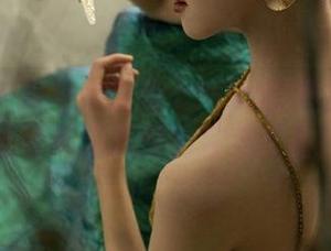 秀人网 – 职场女王美七Mia的职业装图集，彰显智慧与风度的完美作品！.txt