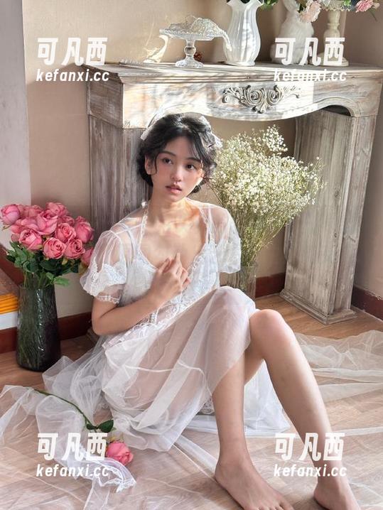秀人网 - 分享“舌尖上的菊花ace”最新油亮写真，原图勾勒出艺术与生活的交汇.txt
