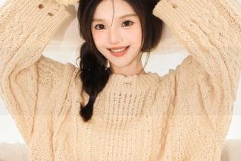 秀人网 – 艺轩的时尚套装写真合集，展现当代女性的魅力与力量.txt