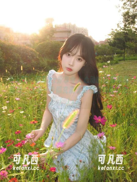 秀人网 - 草莓zz分享令人心动的美脚写真福利，让每一步都充满无限魅力和吸引力！.txt