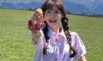秀人网 – 邹晶晶女王最新棉袜作品分享，开启你的时尚之旅.txt