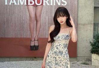 秀人网 – 让邹晶晶女王御姐的福利作品带你进入梦幻世界的旅程.txt