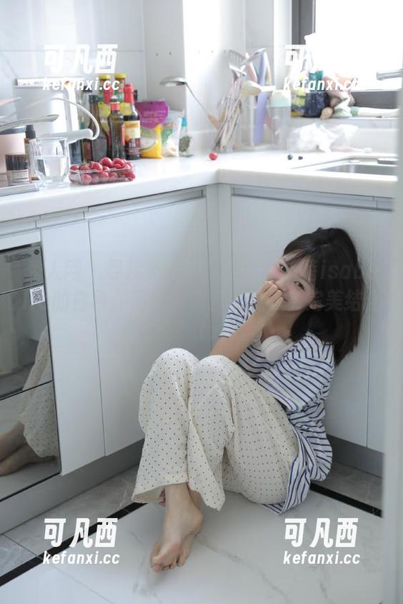 秀人网 - 寻找无圣光之美：陈巧蓓isabella的白色作品如何将艺术与真实完美结合？.txt