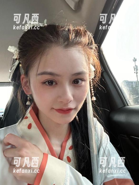秀人网 - “龙泽美曦旗袍”最新写真，谁能想到穿着优雅旗袍的我，内心却是个搞笑精灵！.txt