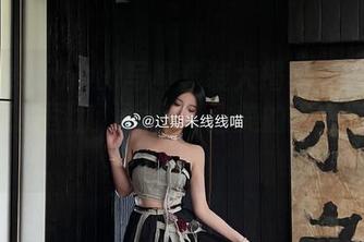 米线线sama的写真套装大揭秘：30款独一无二的图集，为你开启美的视觉之旅！.txt