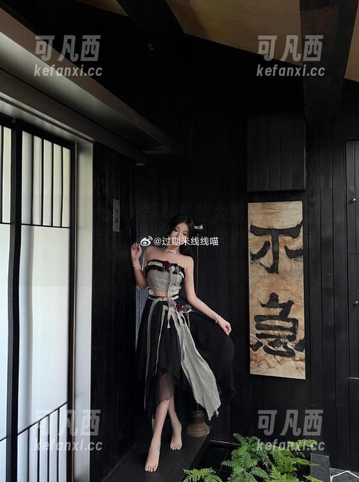 米线线sama的写真套装大揭秘：30款独一无二的图集，为你开启美的视觉之旅！.txt