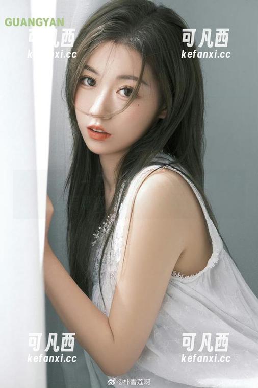 紧急企划 - 一只喵喵梓黑丝制服美图，丰富写真资源等你来鉴赏.txt