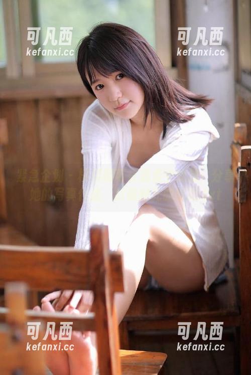 紧急企划 - 樱樱樱可在温柔中绽放：分享她的写真作品，打破时光的界限.txt