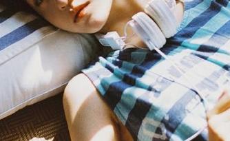 绮梦摄影 – 专属私拍写真，月月双马尾带你感受不一样的少女心！.txt