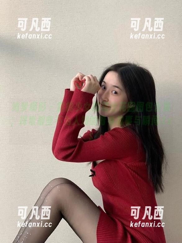 绮梦摄影 - 露露少女的秘密花园图包合集，探索那些不为人知的青春故事与瞬间.txt
