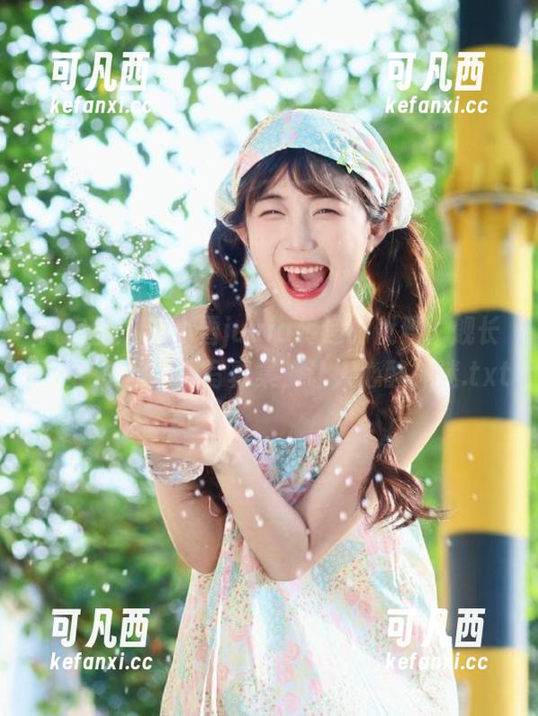 微密圈 - 羊小雪juvia传递的优雅：舰长图包–灰丝高清写真集，让人心醉神迷.txt