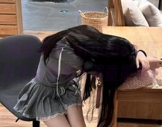 美媛馆 – 糯美子MINIbabe倾情演绎裤里丝：写真作品与图片双重震撼体验.txt