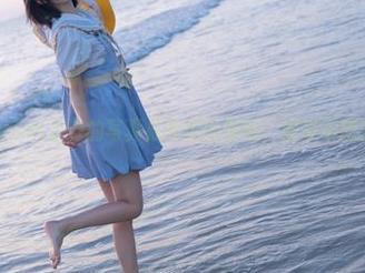 让艾西Aiwest星野的写真成为你的壁纸，感受不同的视角.txt