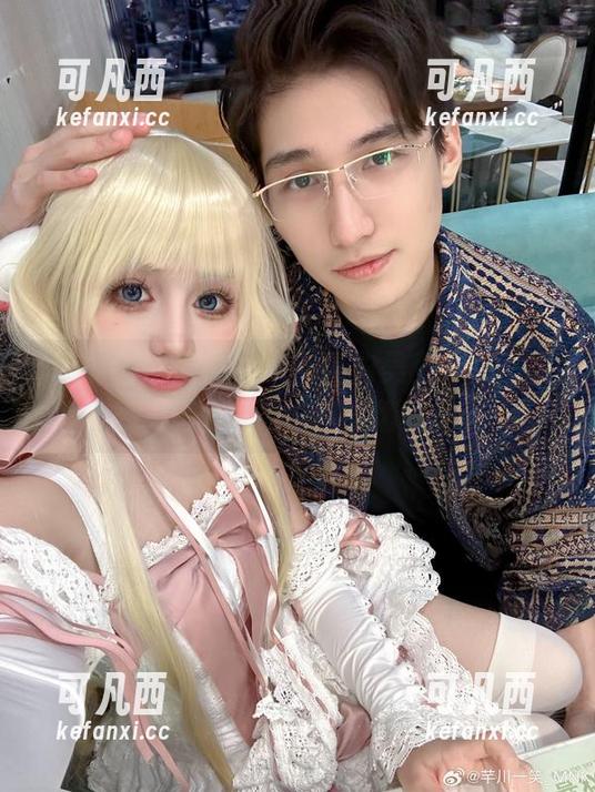 通过芊川一笑MNK的黑白美图资源，感受摄影作品中的细腻情感.txt