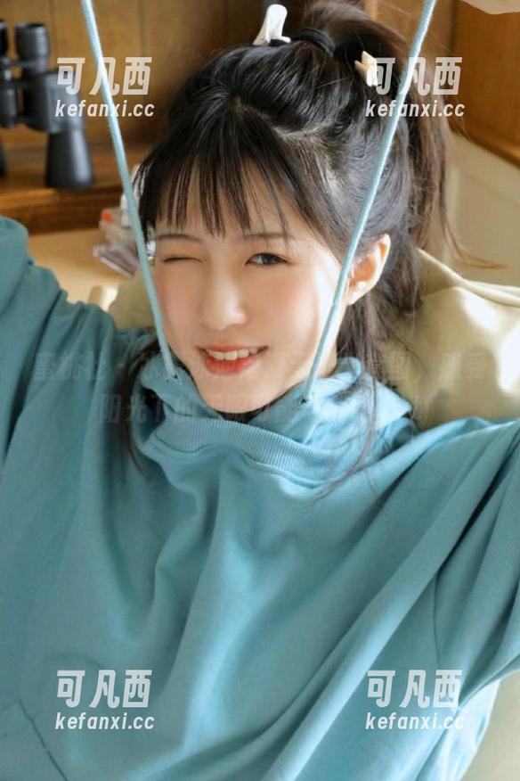 蜜桃社 - 冰露泳池浪漫无圣光套图，感受阳光下的无限可能与创意.txt