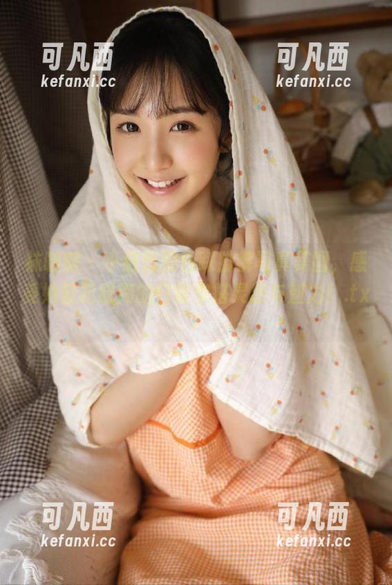 袜啵啵 - 小甜豆黑色踩脚裤写真美图，感受她轻松时尚的日常穿搭灵感与魅力！.txt