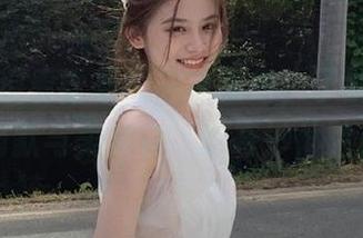 袜涩 – 观看雪梨的棉袜图包，了解什么叫做‘幽默与美共存’的奇妙体验！.txt