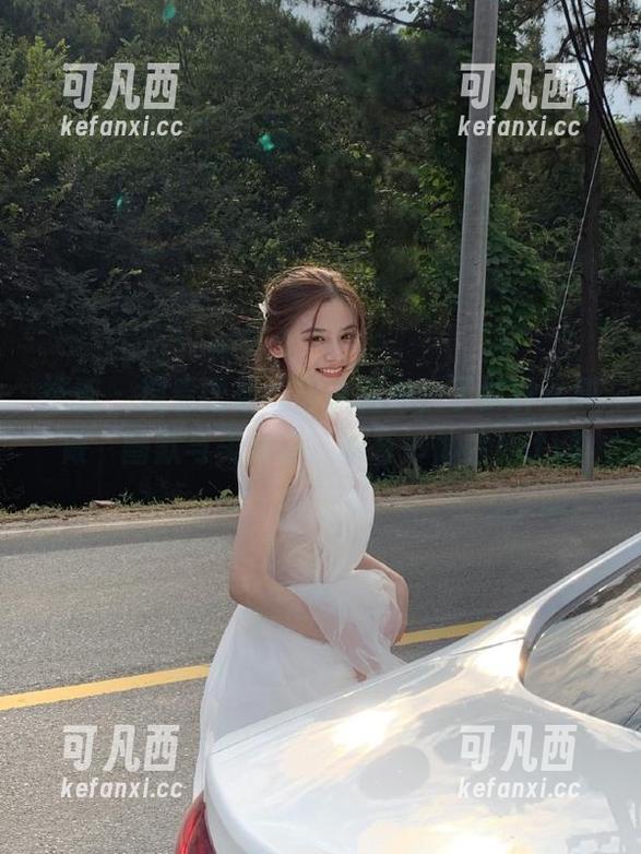 袜涩 - 观看雪梨的棉袜图包，了解什么叫做‘幽默与美共存’的奇妙体验！.txt