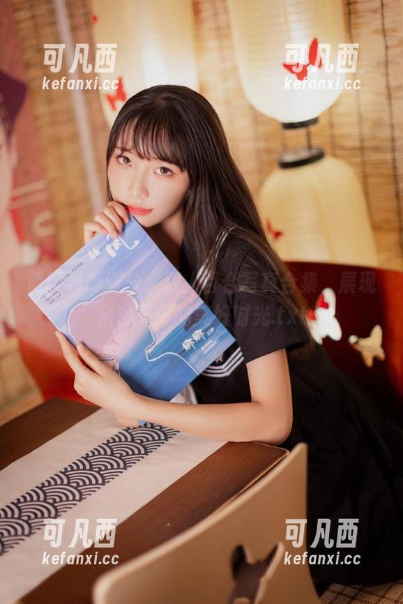 西呱呀呀呀分享双人百合写真合集，展现亲密无间的美好时光.txt