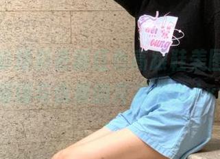 见新摄影精彩更新红色高跟鞋美图，邂逅璀璨与优雅的完美结合.txt