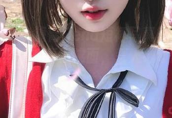 语画界 – 小海臀Rena短裙写真图集：每一帧原图都如春风拂面，惹人心动的迷人瞬间.txt
