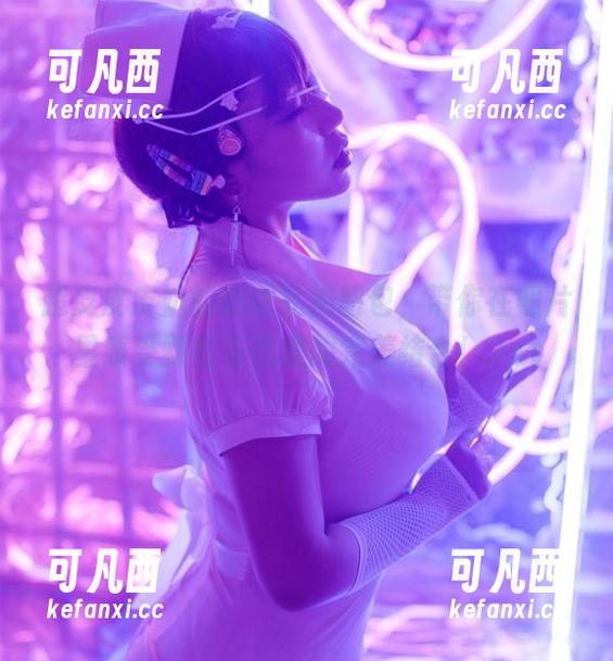 超皮皮皮奶的豹纹私拍图包，带你在照片里感受野性与优雅的完美结合！.txt