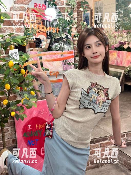 轰趴猫 - 不容错过的陈雅漫水手服图集，下载她的独特魅力，让你的心动提前来袭！.txt
