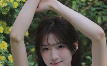 逐月Su与牧濑红莉栖兔女郎相约，原图分享带你领略不同的风华！.txt