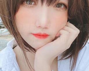 阿薰kaOri的摄影之旅：探索女高中生的青春图库，分享无限可能！.txt