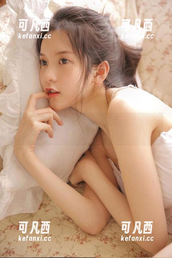 微密圈 - 快来分享陈佩奇的红底朝天写真图片，感受不一样的可爱风格！.txt