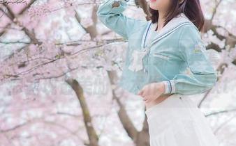 天使般的灵动，雯粥粥最新写真套图，为你呈现最美的艺术作品！.txt