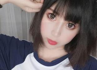 雯粥粥i私人写真：双人互动捕捉真实情感与美丽瞬间.txt