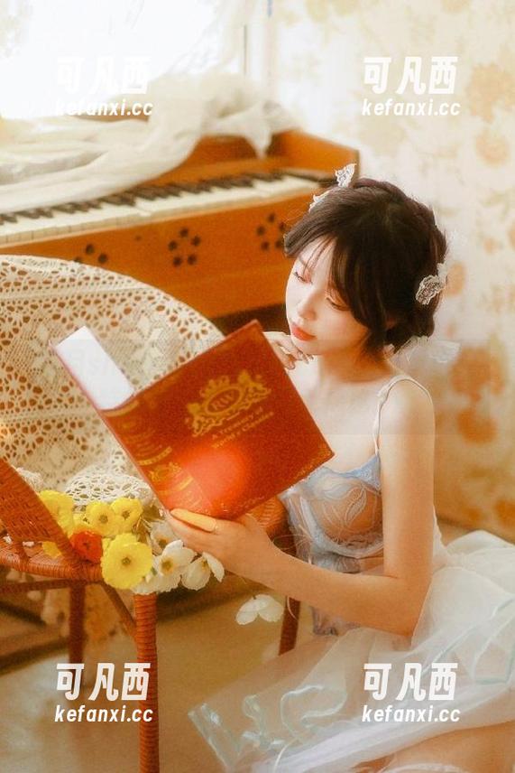 霜月shimoMikariTachibana风格独特的私房摄影合集大揭秘.txt