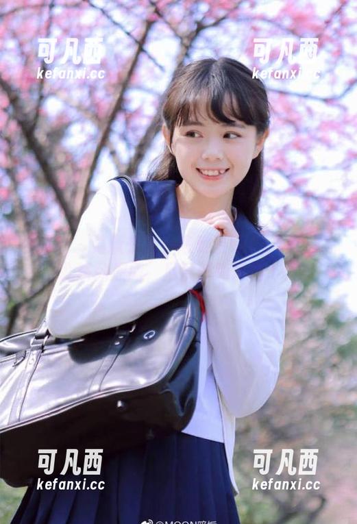 魅妍社 - 最新来袭！陈雅漫VICKY《油亮》系列原图，尽展时尚风情.txt