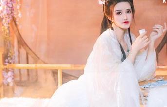 鹿八岁baby最新写真合集，探索崩坏∶星穹铁道卡芙卡的奇幻旅程.txt